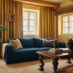 Nelis I Boutique In Old Town Apartment